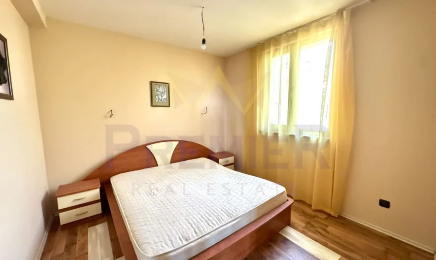 ТРИЕТАЖНА къща с РЗП – 390кв, и двор – 850кв.м. -  - снимка 13 - Имоти Премиер
