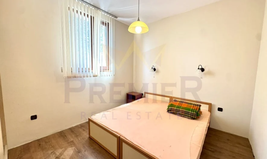 ТРИЕТАЖНА къща с РЗП – 390кв, и двор – 850кв.м. -  - снимка 3 - Имоти Премиер