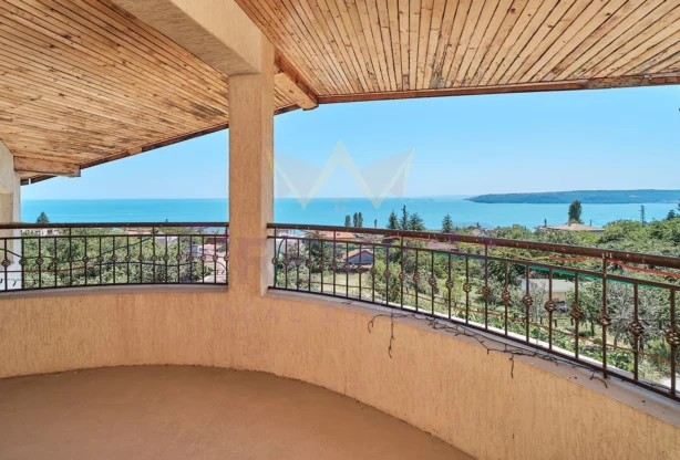 Обява за имот 678523, Площ: 600 м<sup>2</sup>, Цена: 449990 EUR - Апартаменти Варна Електрон