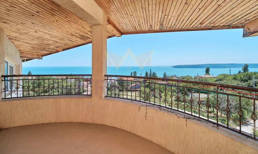 Триетажна къща със спираща дъха морска панорама - - снимка 2 - Имоти Премиер