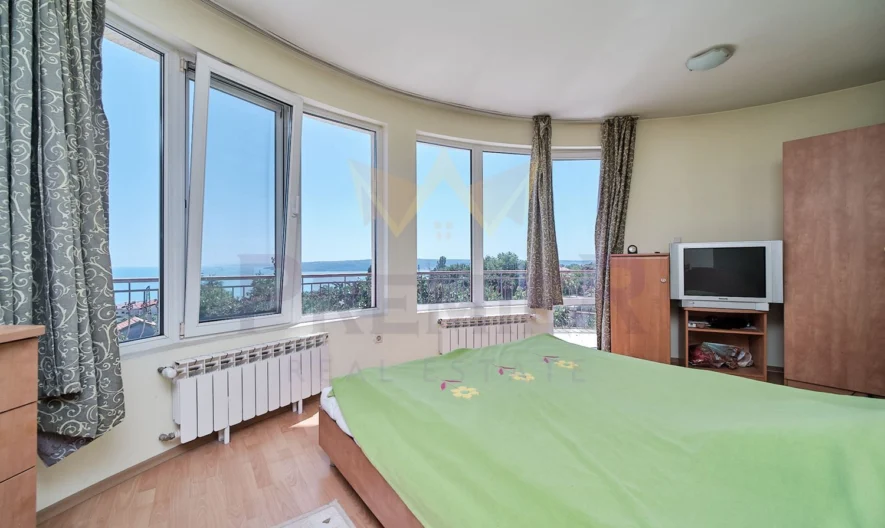 Триетажна къща със спираща дъха морска панорама - - снимка 7 - Имоти Премиер