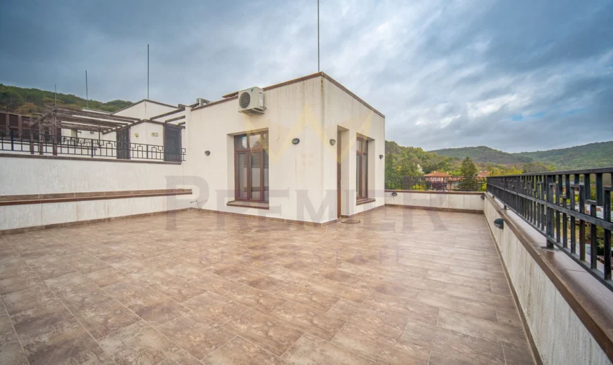 Триетажна къща в Балчик -  - снимка 18 - Имоти Премиер