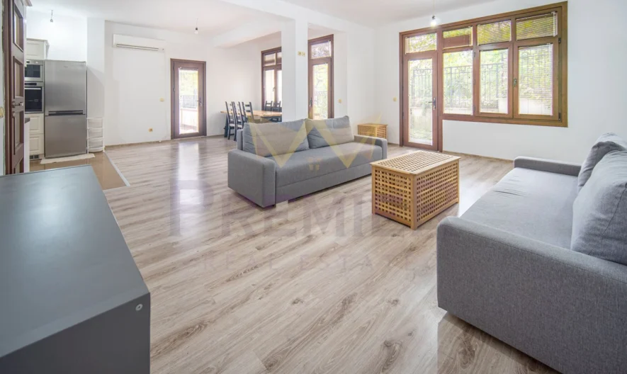 Триетажна къща в Балчик -  - снимка 2 - Имоти Премиер