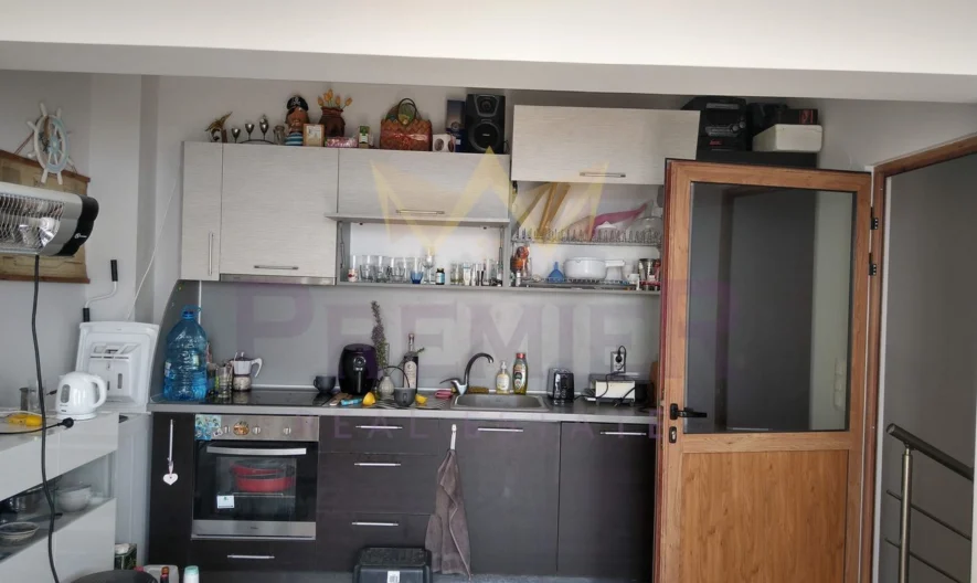 Триетажна къща в гр. Балчик -  - снимка 10 - Имоти Премиер