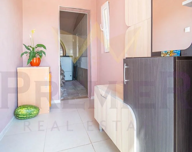 Триетажна къща в гр. Бяла - - снимка 12 - Имоти Премиер