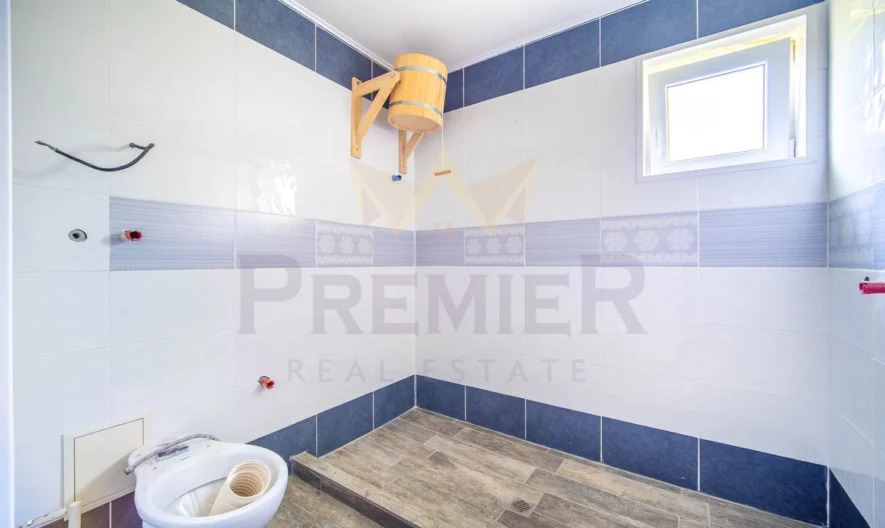 Триетажна къща в гр. Бяла - - снимка 14 - Имоти Премиер