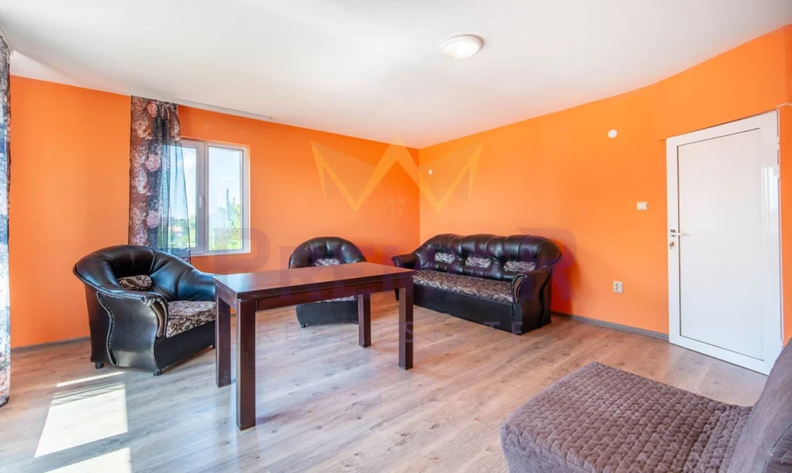 Триетажна къща в гр. Бяла - - снимка 18 - Имоти Премиер