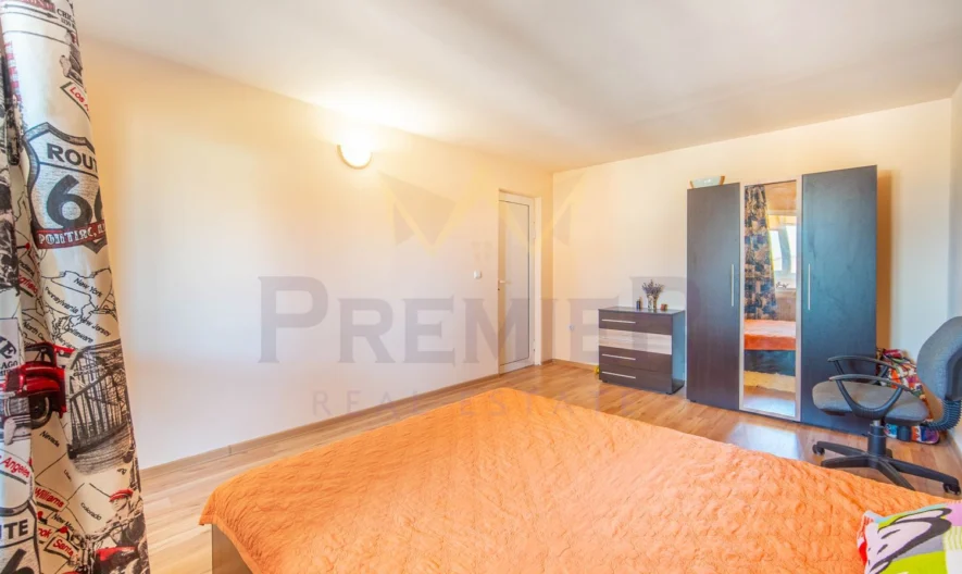 Триетажна къща в гр. Бяла - - снимка 21 - Имоти Премиер