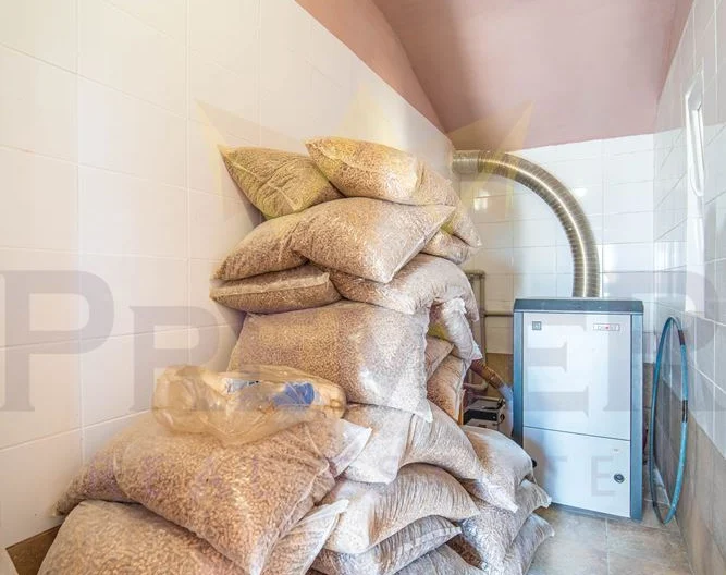 Триетажна къща в гр. Бяла - - снимка 31 - Имоти Премиер