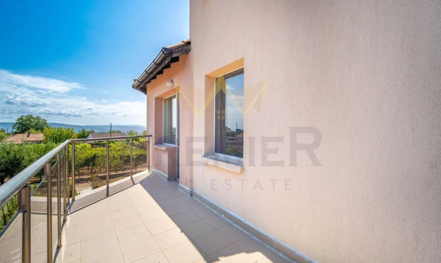 Триетажна къща в гр. Бяла - - снимка 34 - Имоти Премиер