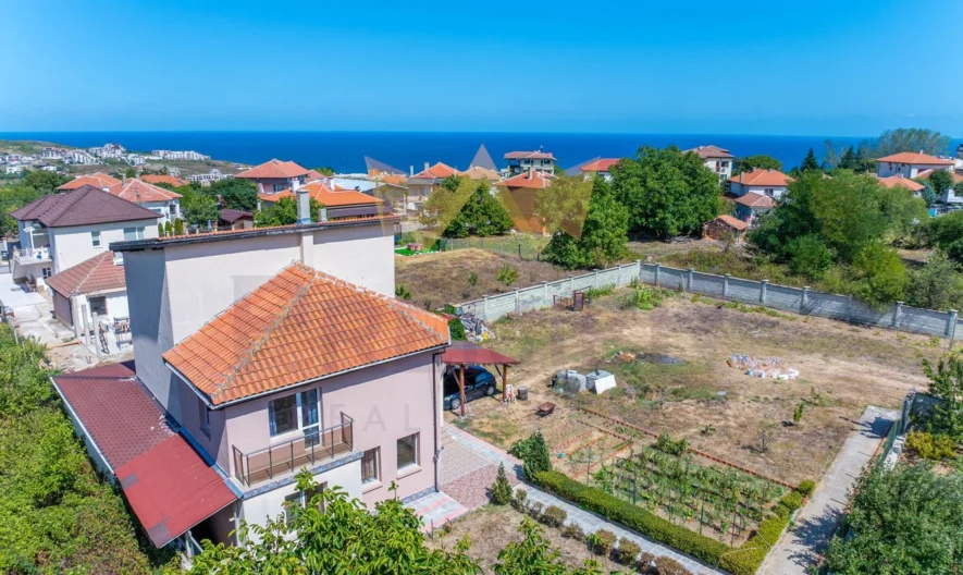 Триетажна къща в гр. Бяла - - снимка 36 - Имоти Премиер