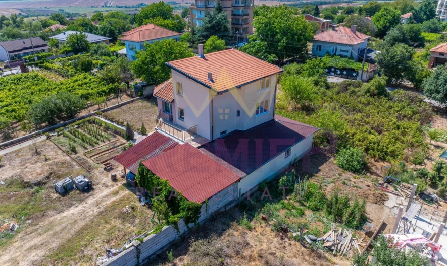 Триетажна къща в гр. Бяла - - снимка 39 - Имоти Премиер