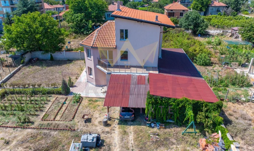 Триетажна къща в гр. Бяла - - снимка 42 - Имоти Премиер