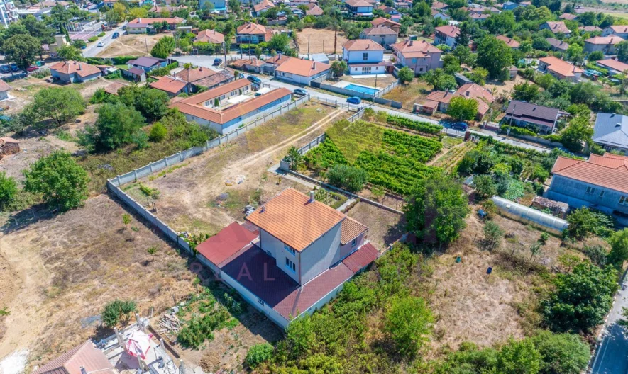 Триетажна къща в гр. Бяла - - снимка 44 - Имоти Премиер