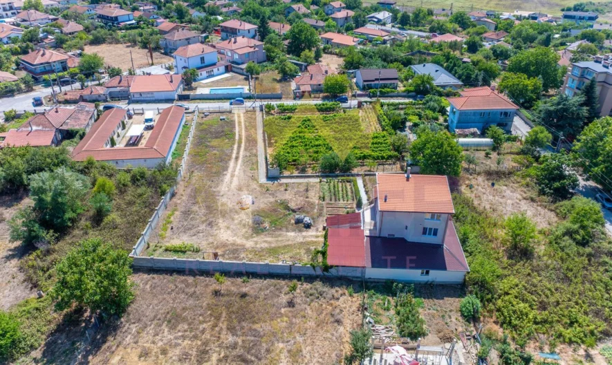 Триетажна къща в гр. Бяла - - снимка 45 - Имоти Премиер