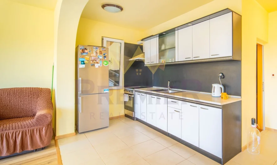 Триетажна къща в гр. Бяла - - снимка 6 - Имоти Премиер