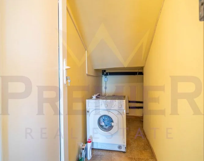 Триетажна къща в гр. Бяла - - снимка 7 - Имоти Премиер