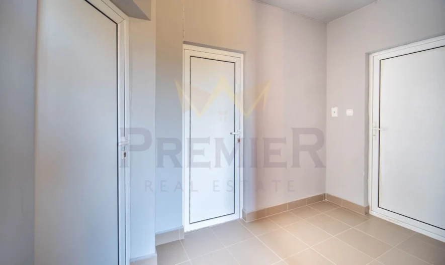 Триетажна къща в гр. Бяла - - снимка 8 - Имоти Премиер