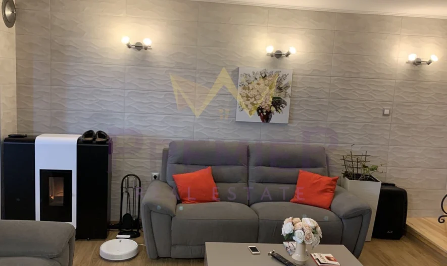 Триетажна къща в гр.Балчик - - снимка 3 - Имоти Премиер