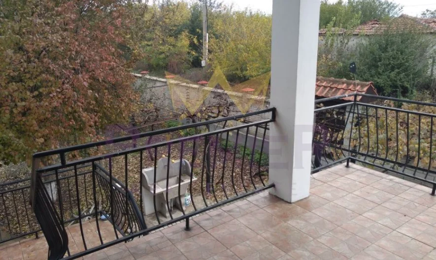 Триетажна къща в гр.Каварна - - снимка 14 - Имоти Премиер