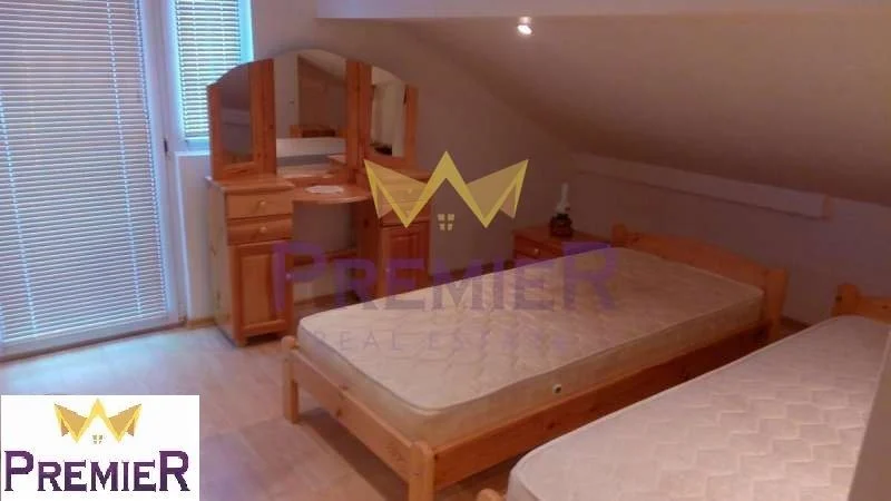 Триетажна къща в гр.Каварна - - снимка 6 - Имоти Премиер