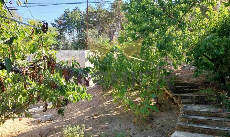 Триетажна къща в кв. Виница - - снимка 5 - Имоти Премиер