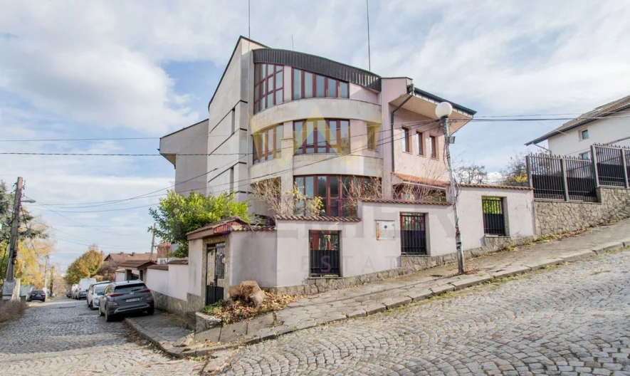 Триетажна къща в квартал Бояна -  - снимка 4 - Имоти Премиер