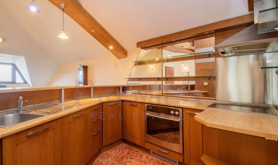 Триетажна къща в квартал Бояна -  - снимка 50 - Имоти Премиер