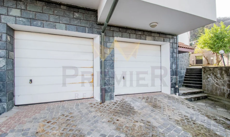 Триетажна къща в квартал Бояна -  - снимка 53 - Имоти Премиер