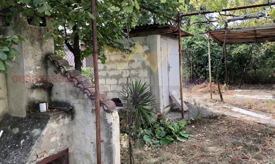 Триетажна къща в м. Манастирски рид -  - снимка 10 - Имоти Премиер