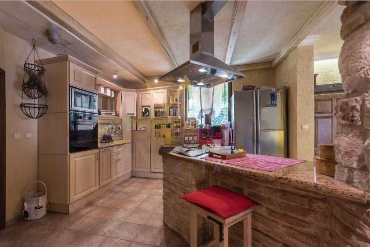 Триетажна къща в м-т Ален мак -  - снимка 2 - Имоти Премиер