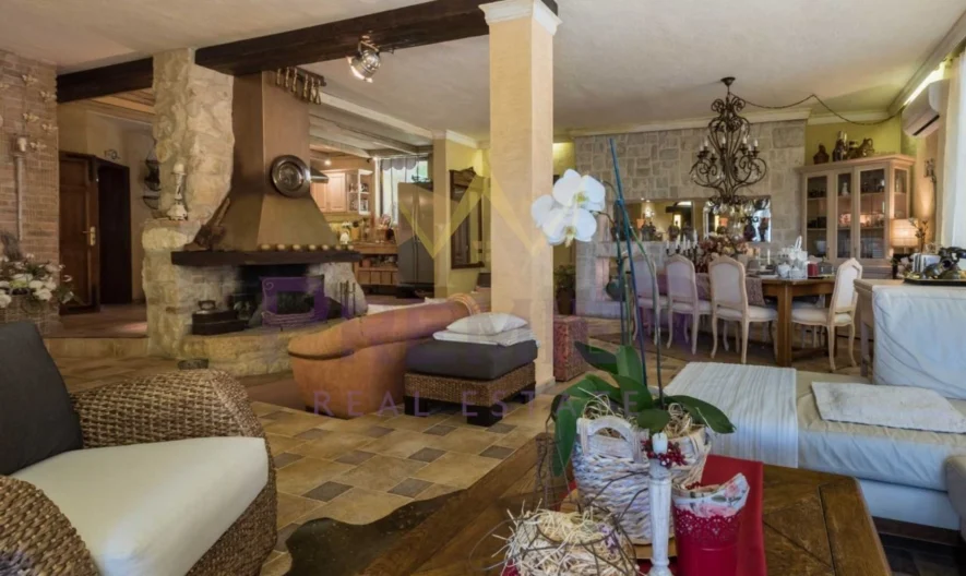 Триетажна къща в м-т Ален мак -  - снимка 3 - Имоти Премиер