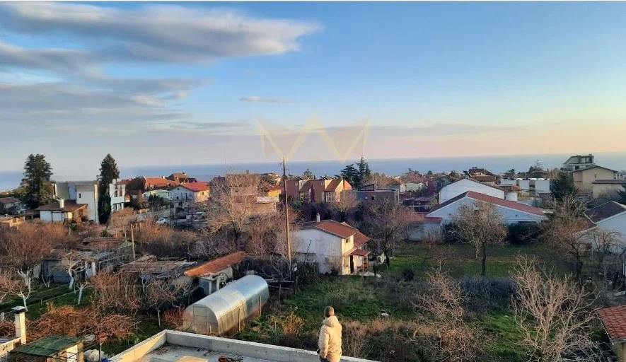 Триетажна къща в м-т Евксиновград -  - снимка 1 - Имоти Премиер