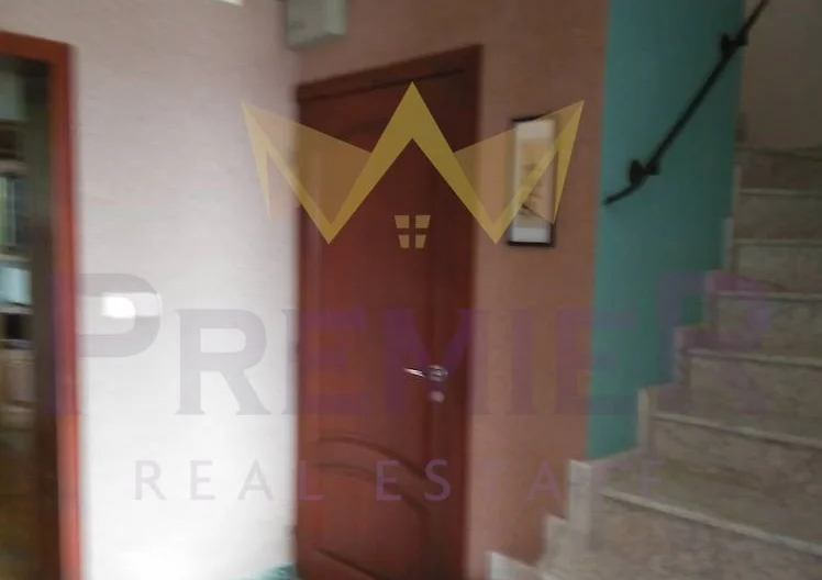 Триетажна къща в м-т Изгрев Супер Локация  с асфалтов достъп -  - снимка 13 - Имоти Премиер