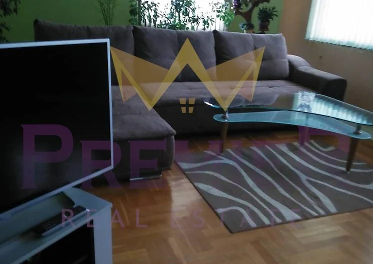 Триетажна къща в м-т Изгрев Супер Локация  с асфалтов достъп -  - снимка 4 - Имоти Премиер