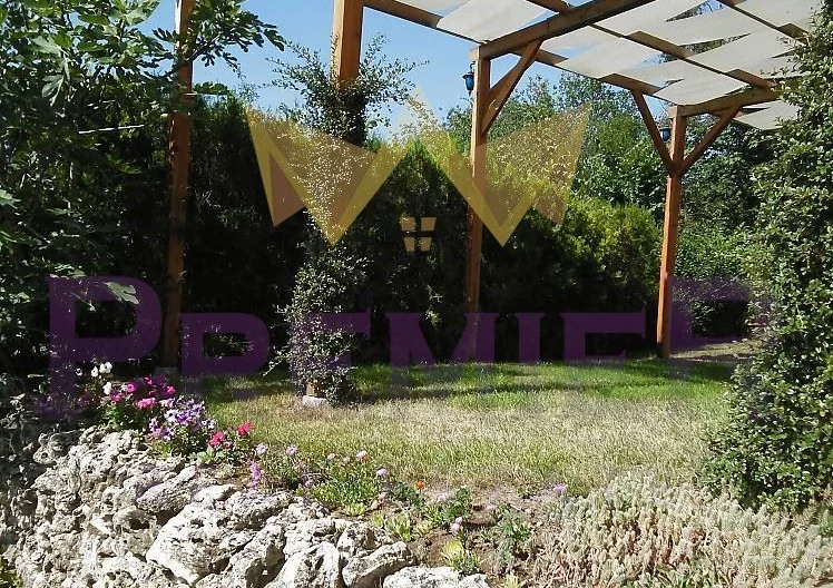 Триетажна къща в м-т Изгрев Супер Локация  с асфалтов достъп -  - снимка 5 - Имоти Премиер