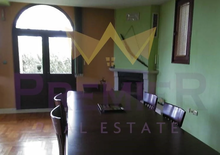 Триетажна къща в м-т Изгрев Супер Локация  с асфалтов достъп -  - снимка 7 - Имоти Премиер