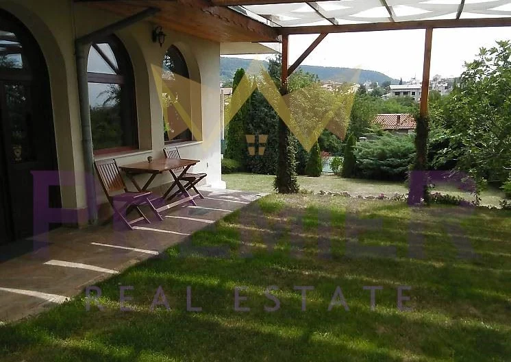 Триетажна къща в м-т Изгрев Супер Локация  с асфалтов достъп -  - снимка 8 - Имоти Премиер