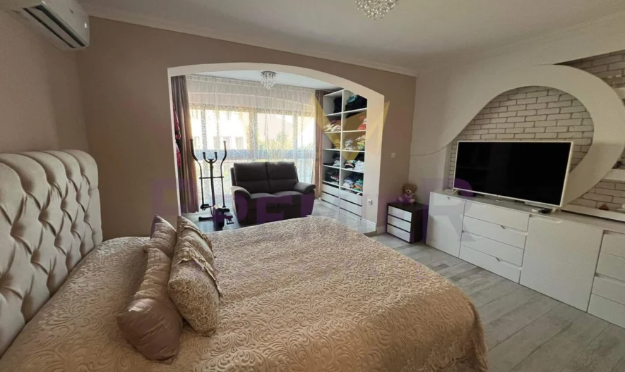 Триетажна къща в м-т Кабакум -  - снимка 3 - Имоти Премиер