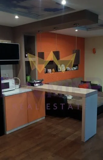 ТРИЕТАЖНА КЪЩА В М-Т ТРАКАТА - - снимка 10 - Имоти Премиер