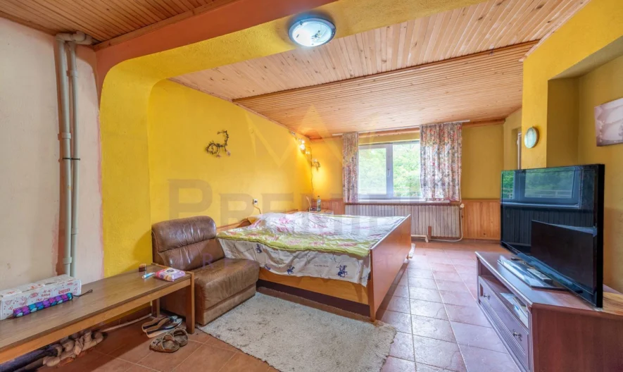 Триетажна къща в с. Долище -  - снимка 14 - Имоти Премиер