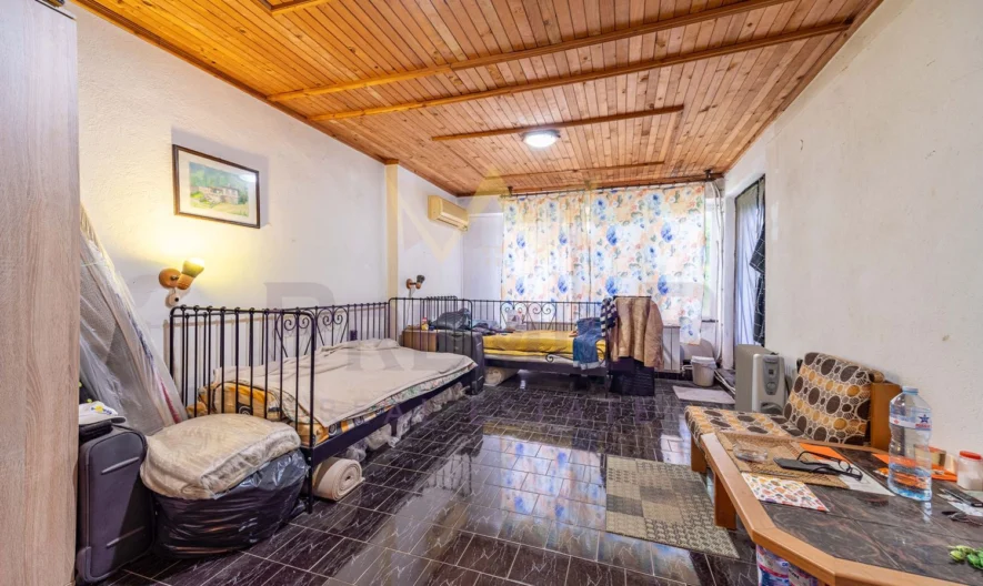 Триетажна къща в с. Долище -  - снимка 20 - Имоти Премиер