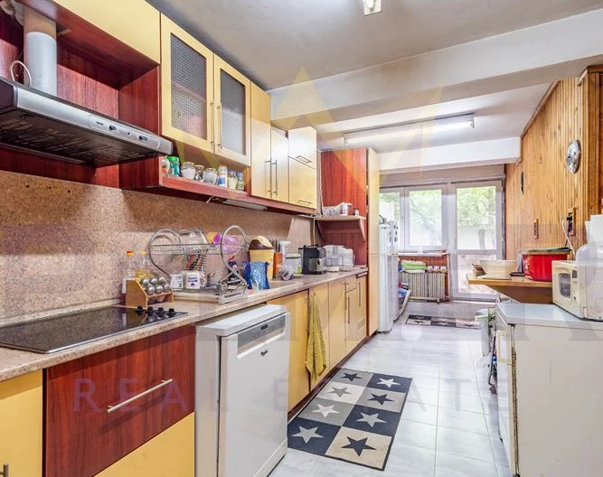 Триетажна къща в с. Долище -  - снимка 5 - Имоти Премиер