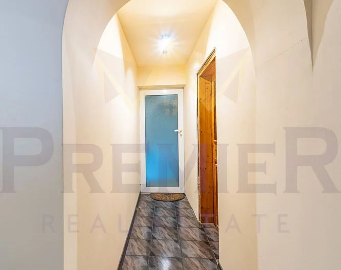 Триетажна къща в с. Долище -  - снимка 8 - Имоти Премиер