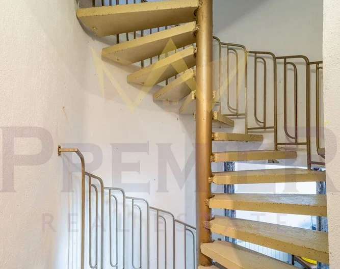 Триетажна къща в с. Долище -  - снимка 9 - Имоти Премиер