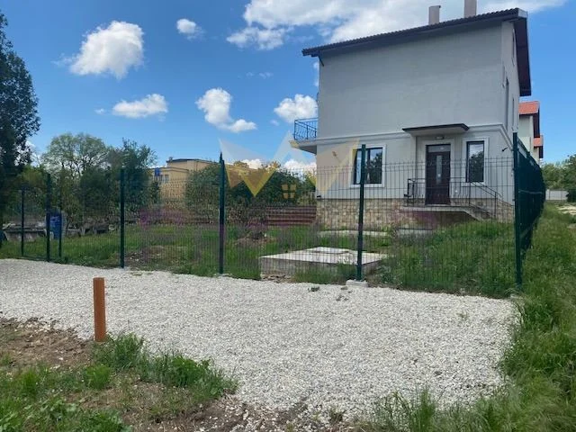 Триетажна къща в с. Равна гора -  - снимка 3 - Имоти Премиер