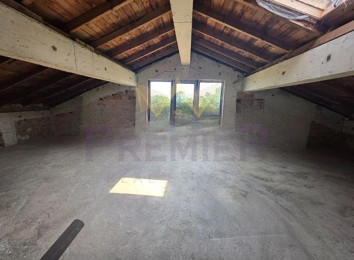 Триетажна къща в с. Равна гора -  - снимка 9 - Имоти Премиер