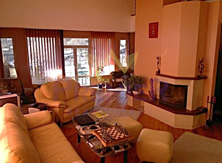 Триетажна къща в с.Бистрица -  - снимка 3 - Имоти Премиер