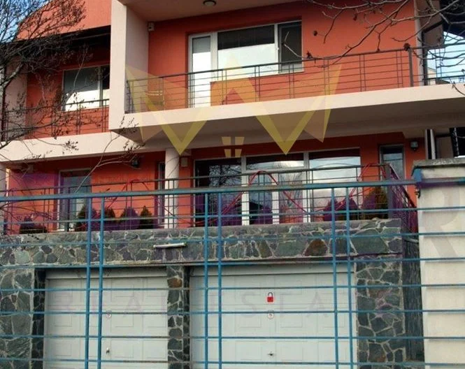 Триетажна къща в с.Бистрица -  - снимка 3 - Имоти Премиер