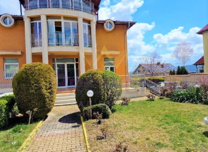 Триетажна къща в с.Бистрица -  - снимка 3 - Имоти Премиер